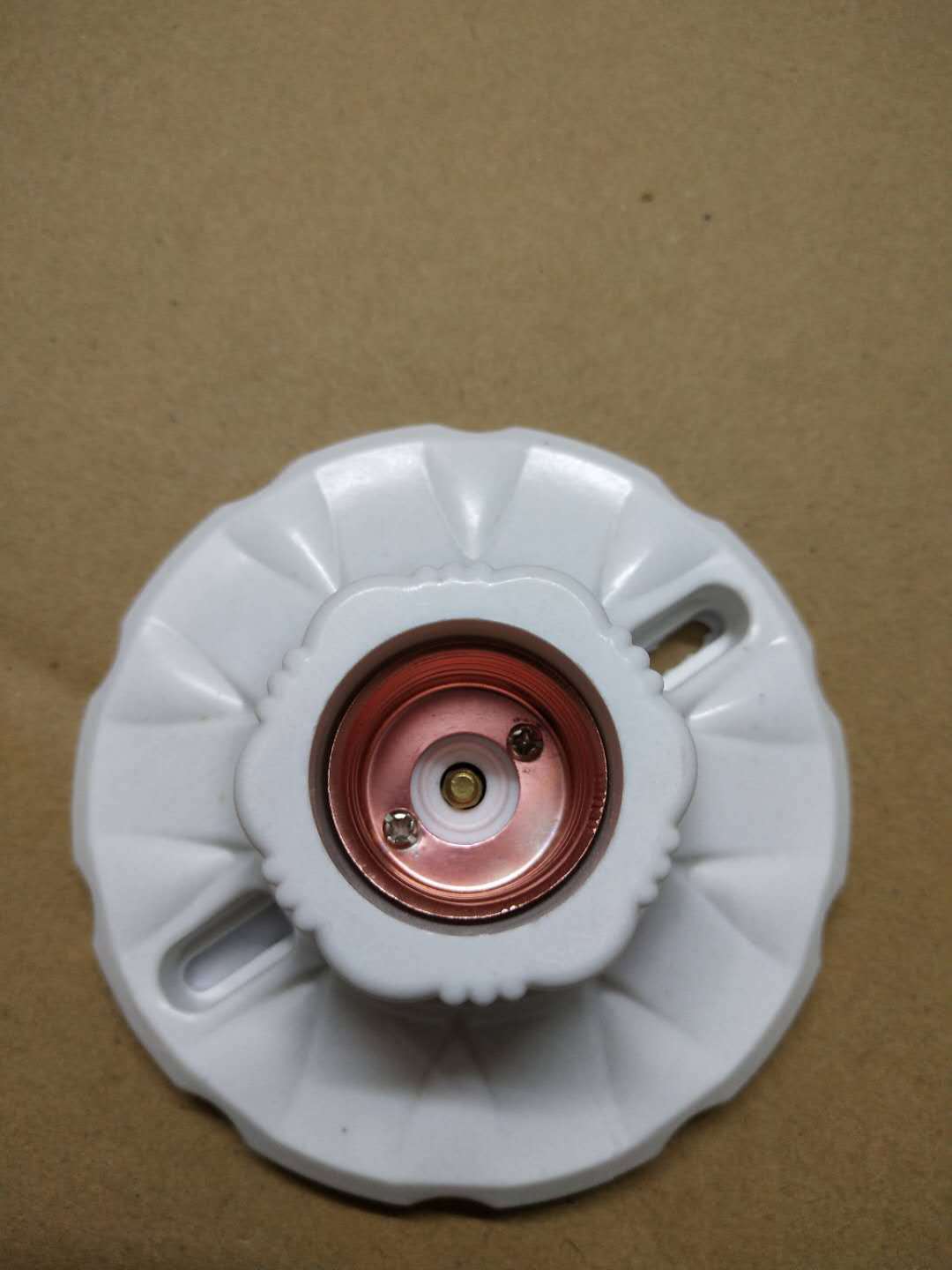 厂家直销平装式e27灯头