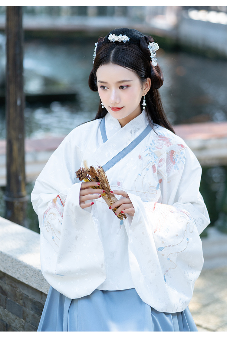 秋冬中国风日常汉服女成人提花上袄重工刺绣马面裙汉元素学生袄裙