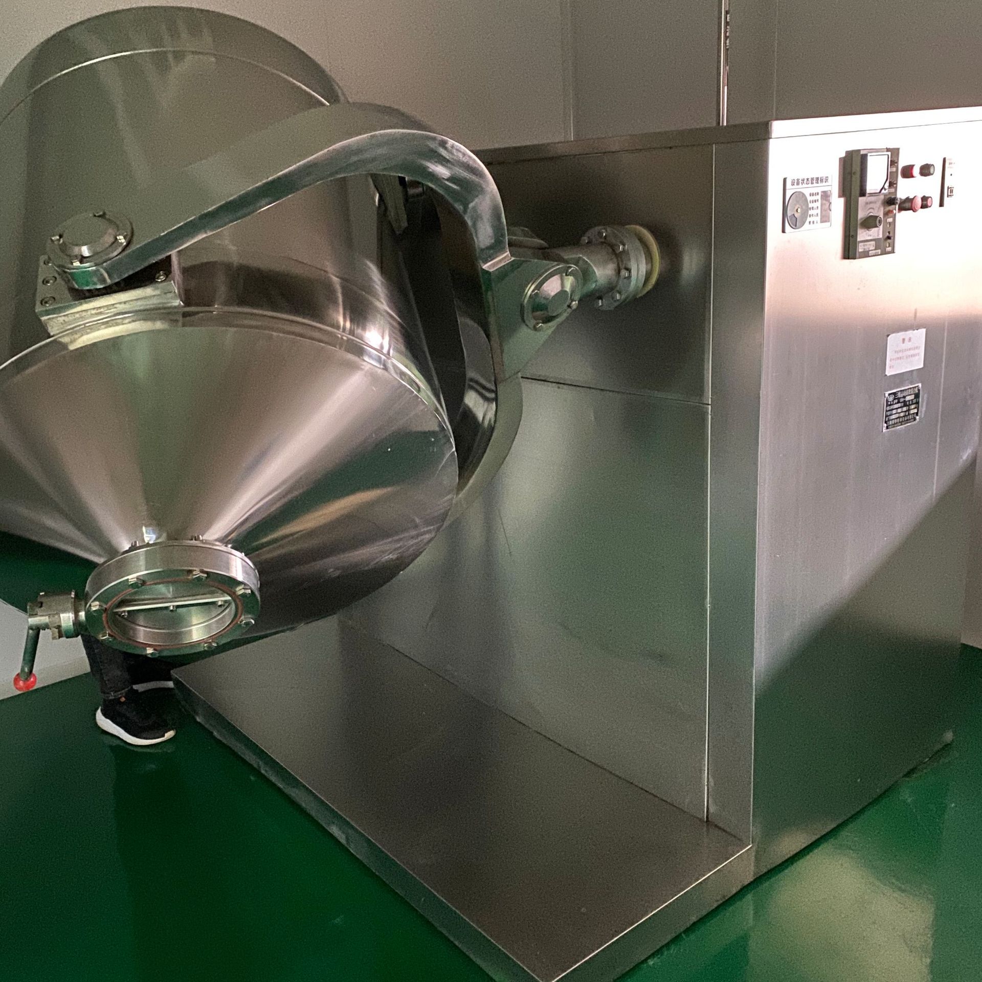 出售600升三维混合机 制药设备 二手不锈钢粉末粉剂颗粒混合机