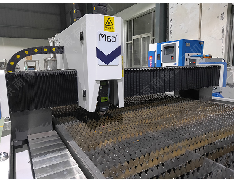 数控自动光纤激光平板切割机 台式管材平板金属钢板一体切割机器