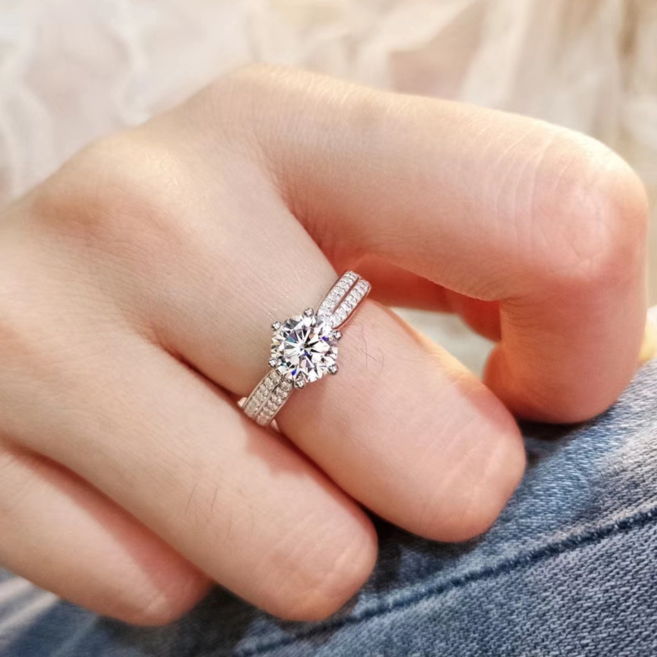 星光皇后戒指欧美时尚925纯银六爪镶嵌1克拉求婚结婚仿真钻戒指环