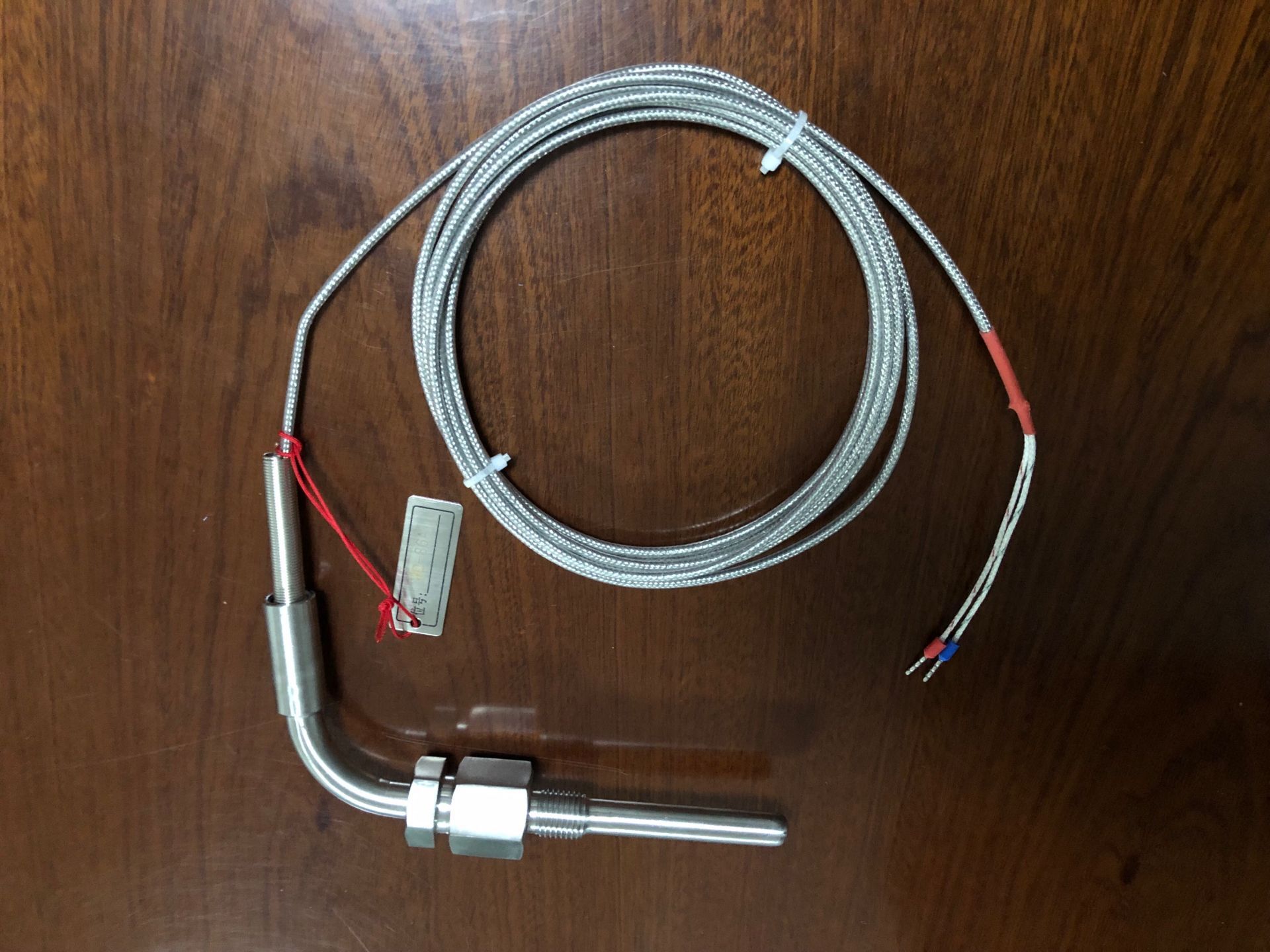 涡轮后排温传感器各缸排温传感器滑油进机温度传感器