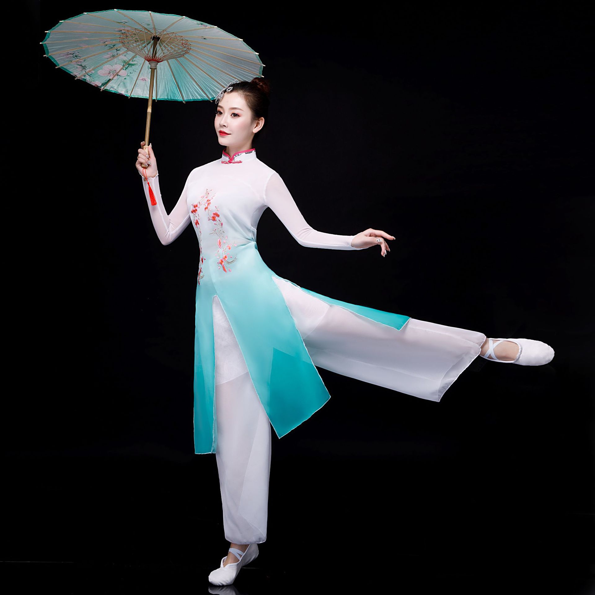 古典舞元旦演出服女飘逸中国风秧歌服伞舞扇子舞服装民族舞蹈服