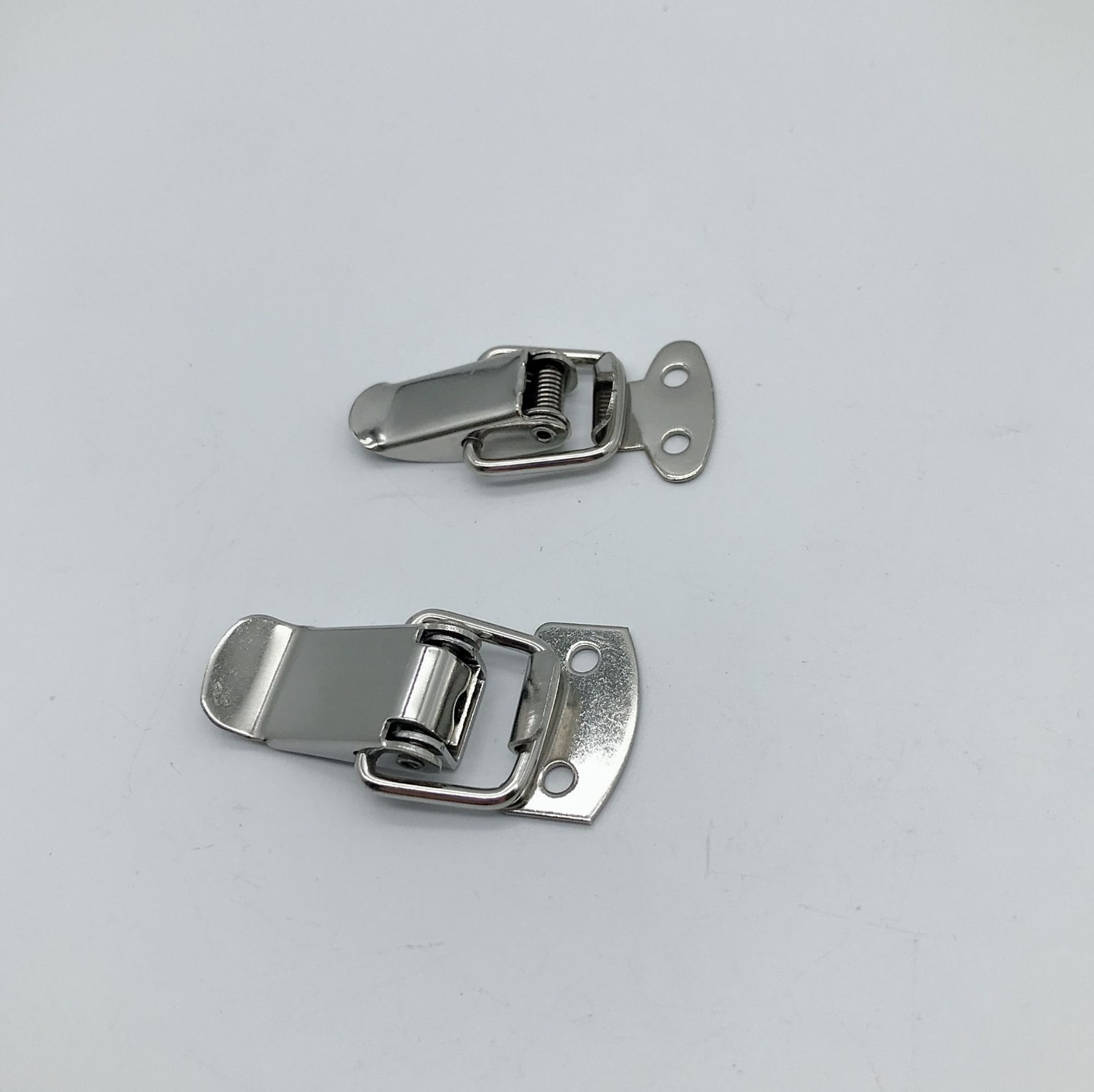 j107不锈钢弹簧箱包扣机箱铁皮柜配件卡扣j007迷你鸭嘴扣锁紧搭扣