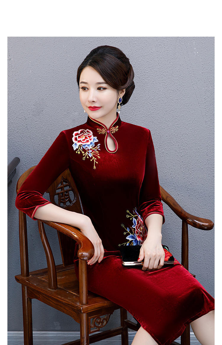 秋冬爆款水滴领贴花紫红中袖中长名媛风妈妈装旗袍(货号 ky84357)