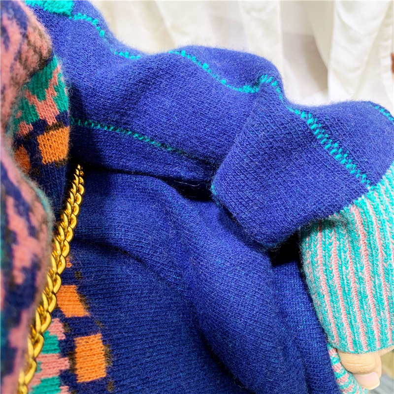 2019秋冬新品 宽松婴驼绒羊毛提花圆领长袖针织毛衣女装f28039