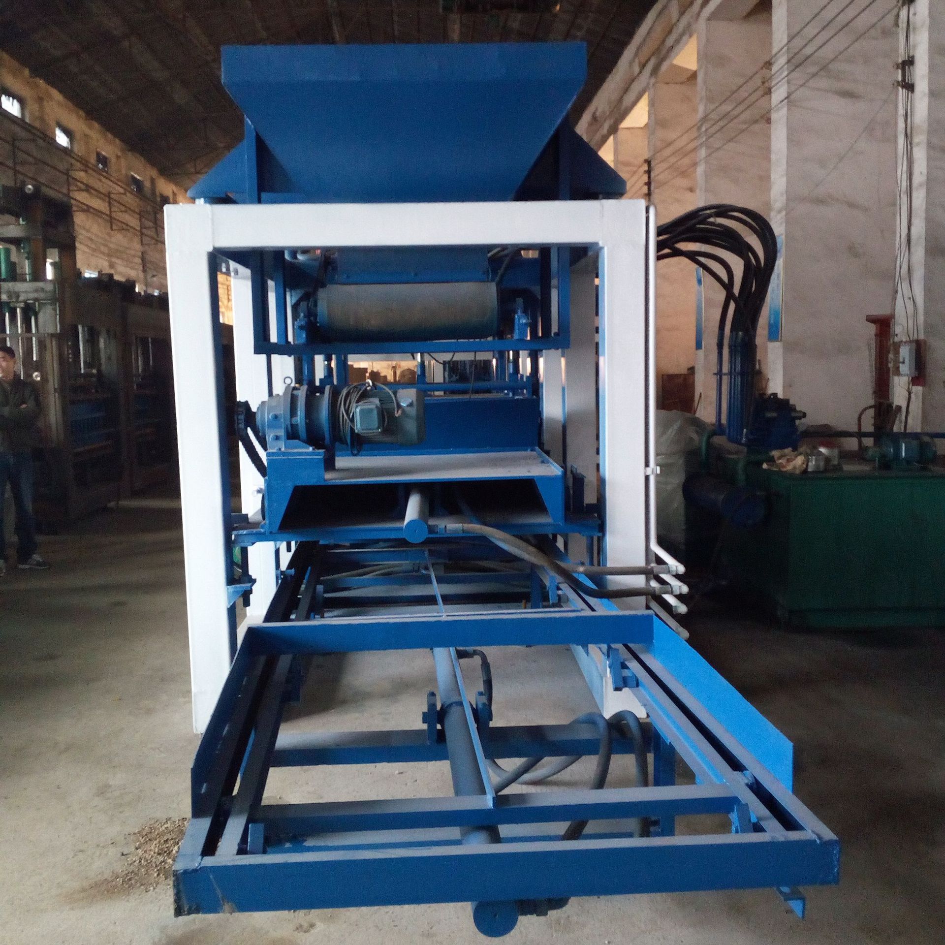 批发qt615全自动液压免烧砖机设备水泥制砖生产线空心砖机器