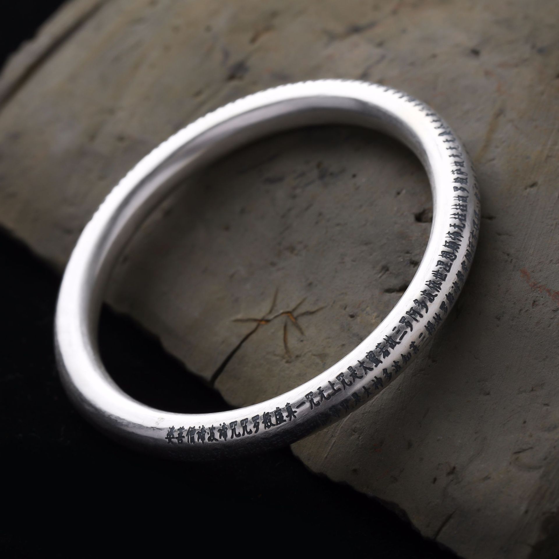 s999足银仿古泰银心经手镯 情侣款满刻心经平安圆棍空心手饰 批发