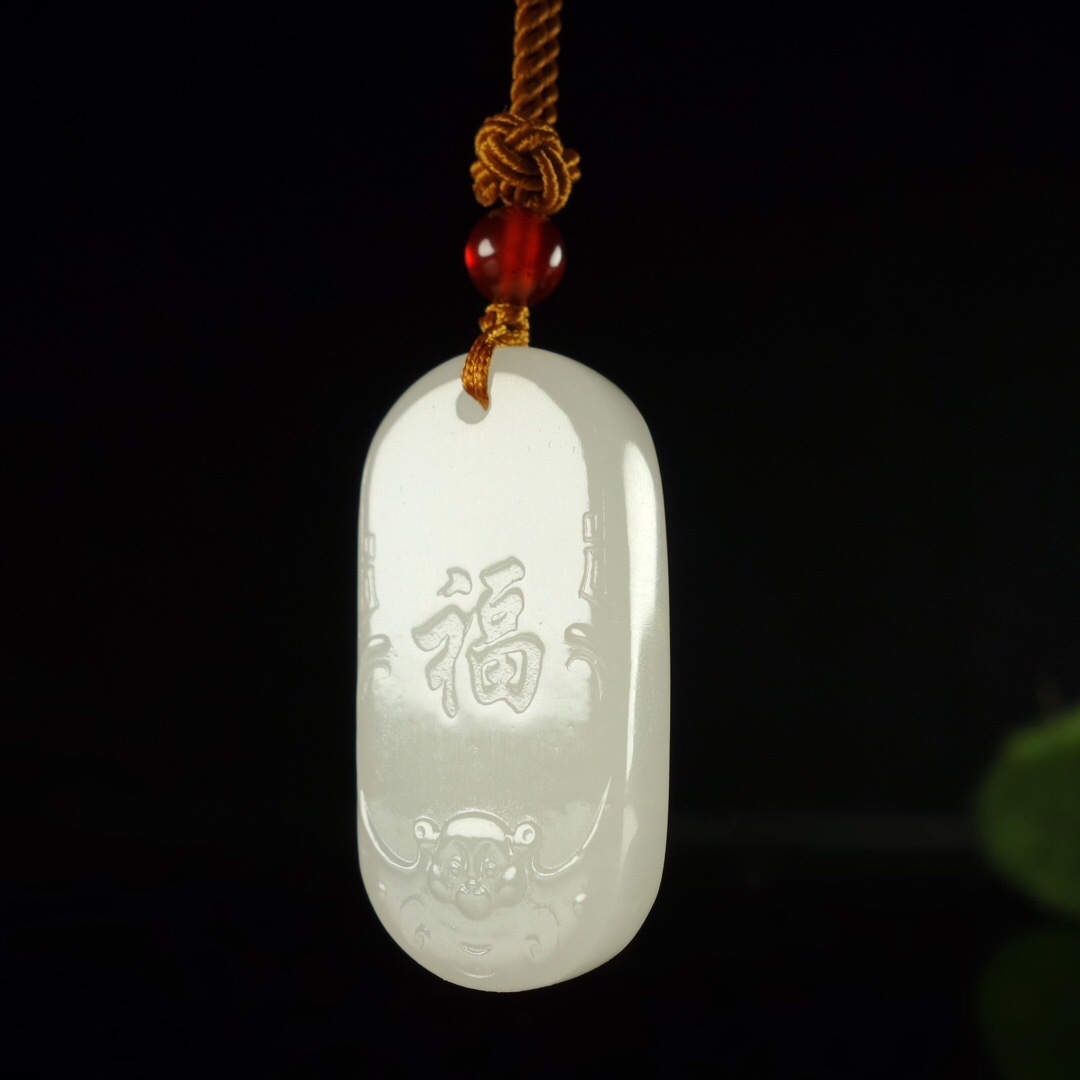 批发和田玉白玉羊脂玉吊坠福在眼前蝙蝠纹青海料玉牌男女款带证书