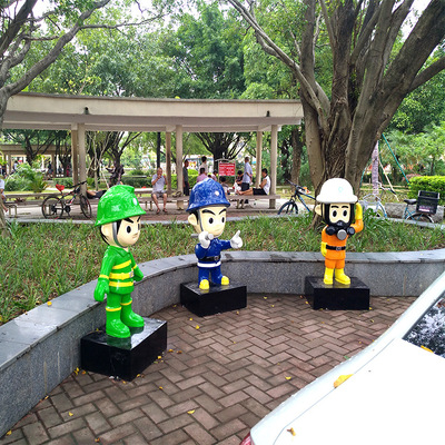 现货特价处理消防人物玻璃钢雕塑公园安全岛摆件