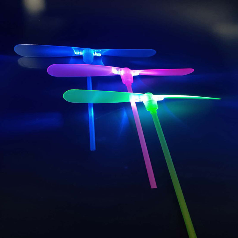闪光竹蜻蜓 发光竹蜻蜓 飞天仙子玩具 地摊热卖发光闪光玩具批发