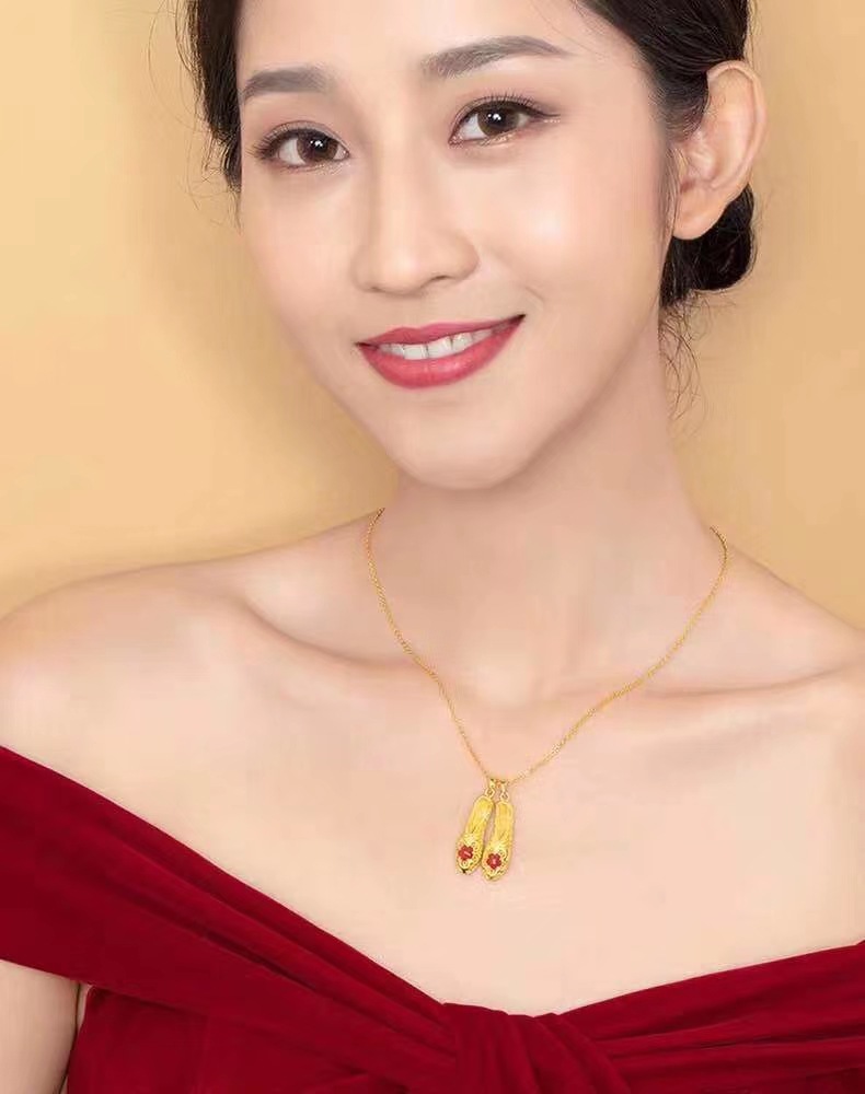 囍爱金绣花鞋珐琅工艺黄金吊坠婚嫁黄金金硬金绣花鞋镀金黄铜镀金
