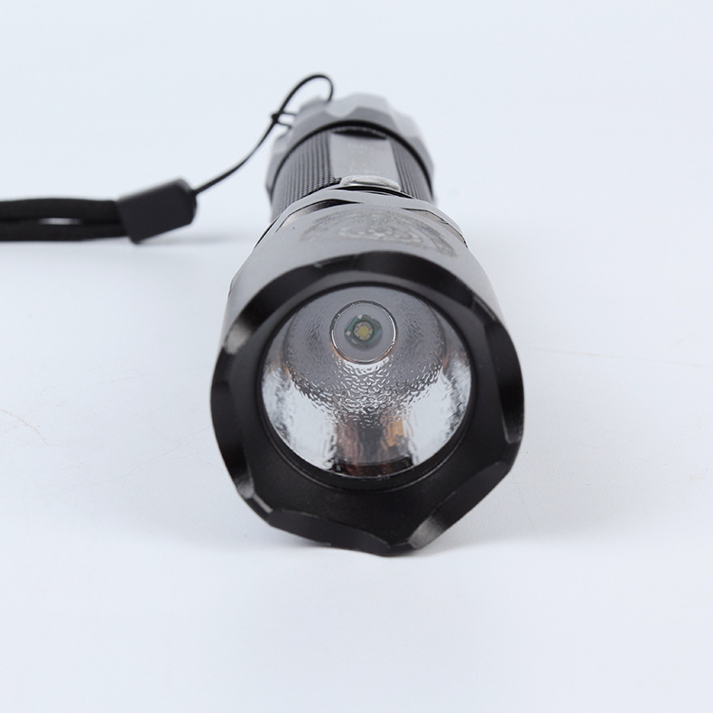 强光手电筒 铝合金强光照明手电应急防身可充电户外保安防狼手电