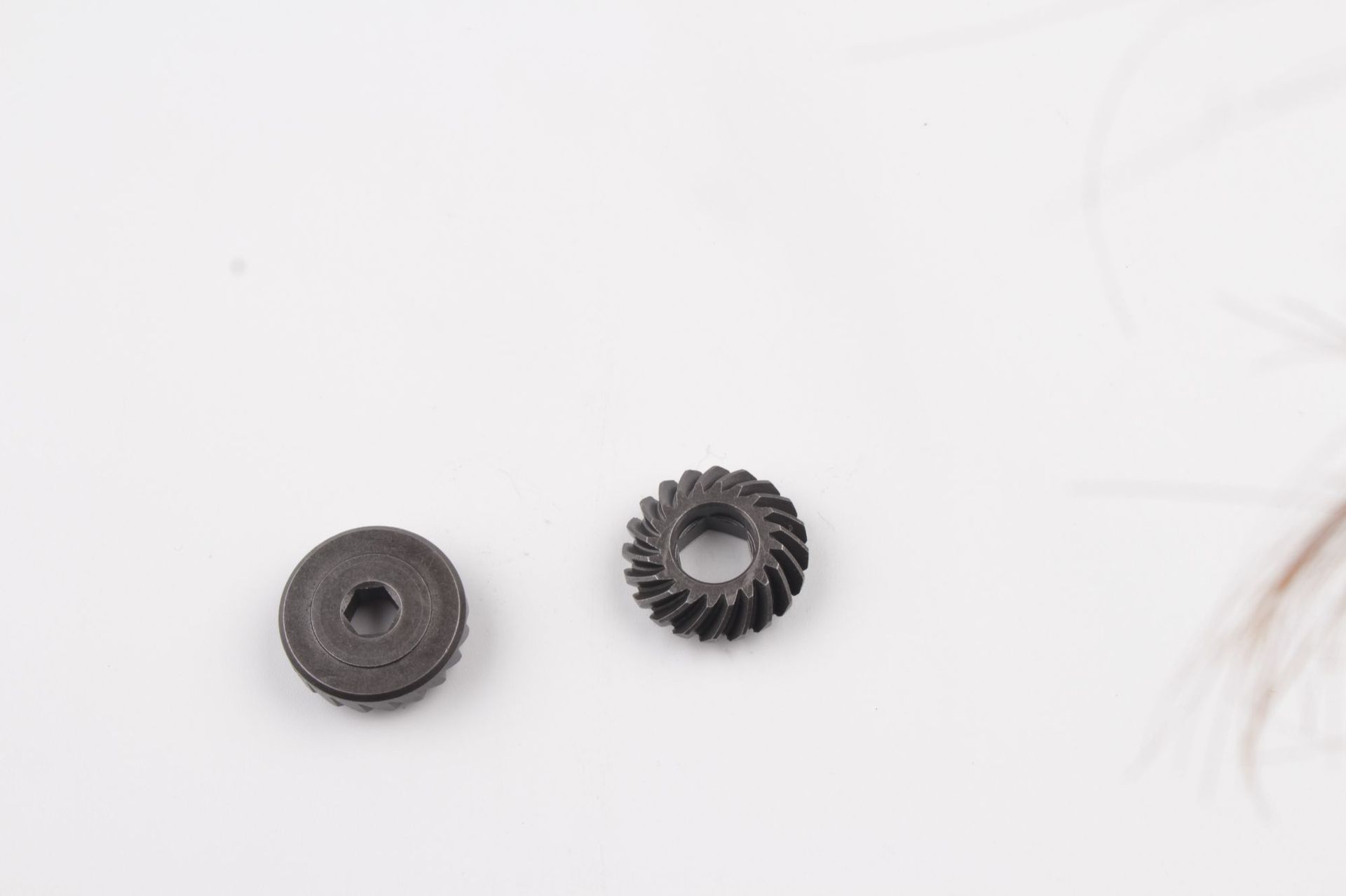 智能电动办公桌智能升降办公桌手摇升降桌格里森制伞齿轮供应厂家