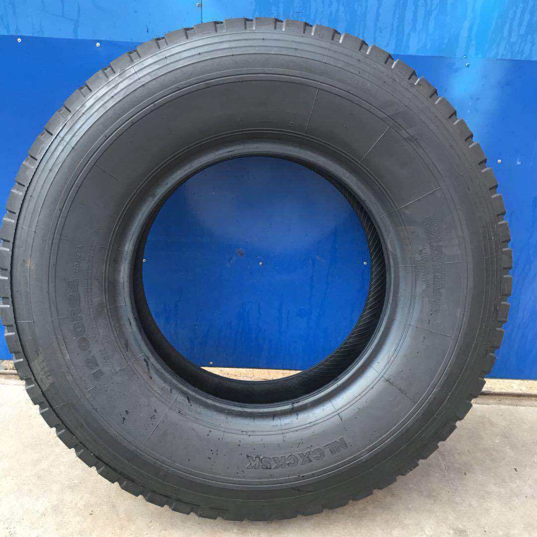 00r20 24 耐温加厚 前四后八 载重卡车轮胎