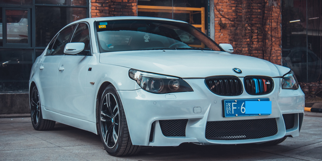 适用于宝马5系 e60改装 1m大包围 前杠后杠侧裙