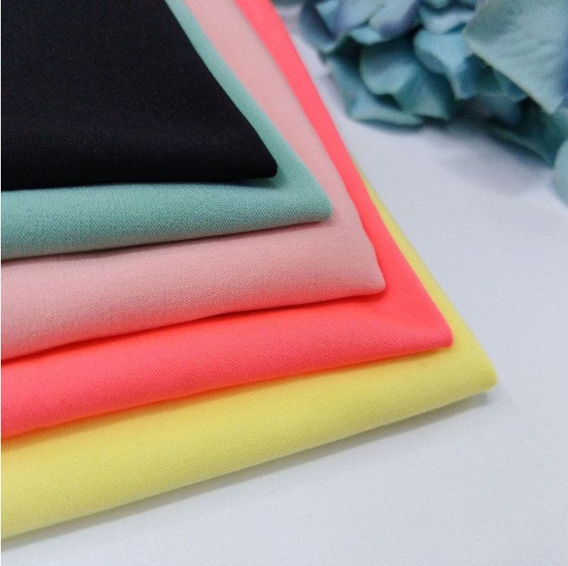 30d超薄涤纶四面弹力布防水斜纹弹力布柔软垂顺新品时尚女装面料