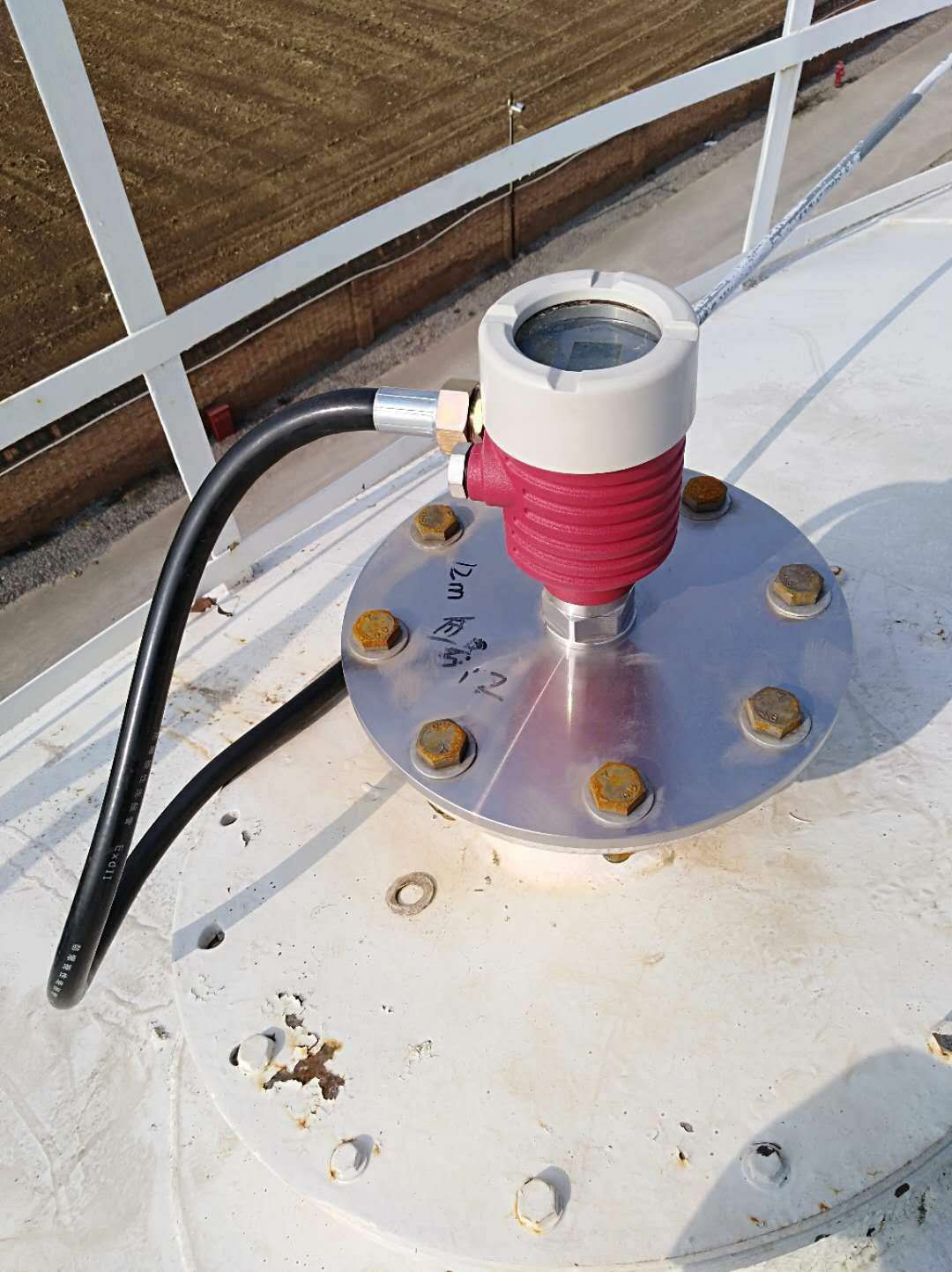 立式油罐雷达液位仪  大型储罐液位检测仪  油库液位检测控制系统