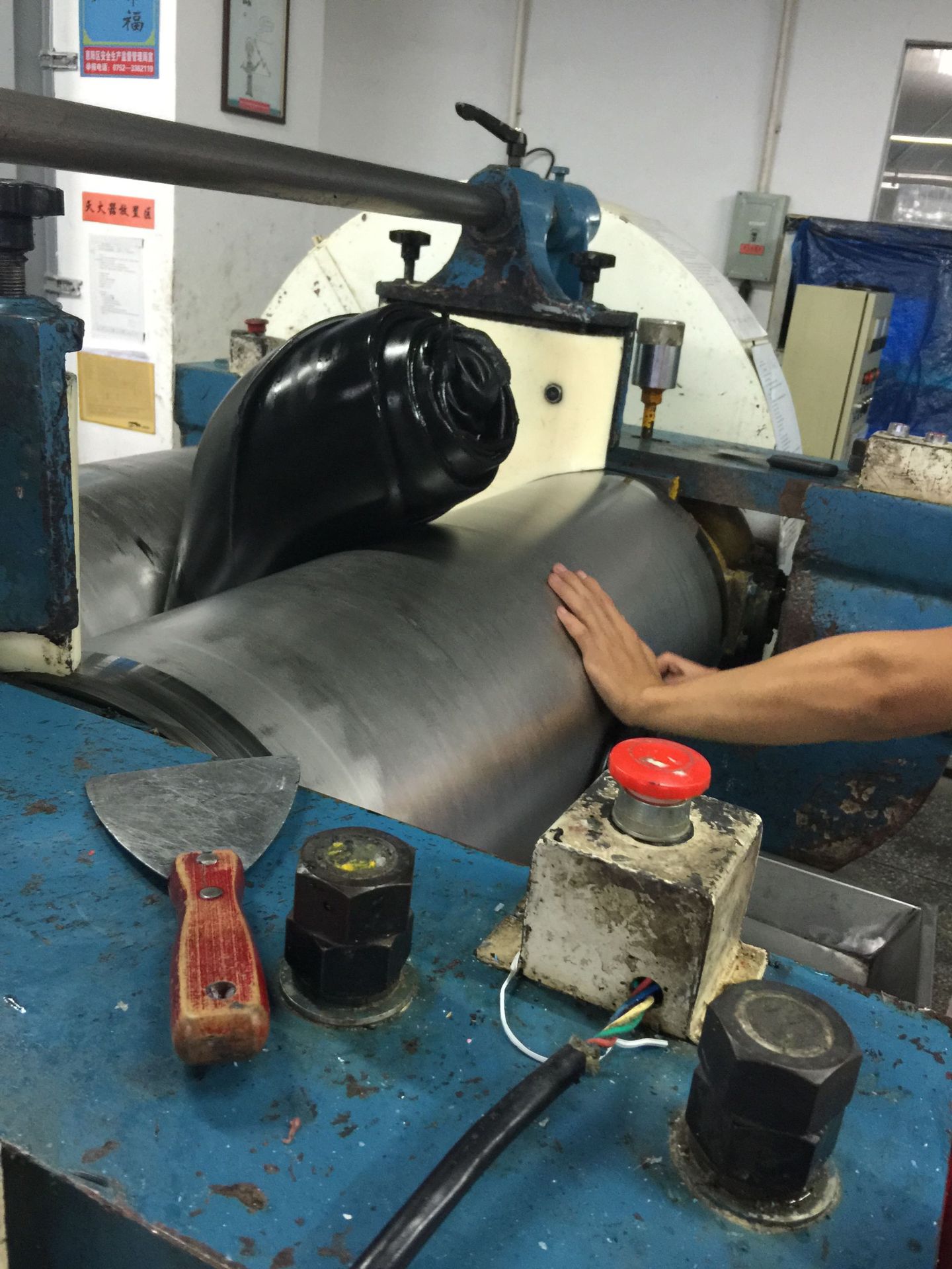 9寸猴子卡通款电商软胶手提支架车载硅胶套保护壳