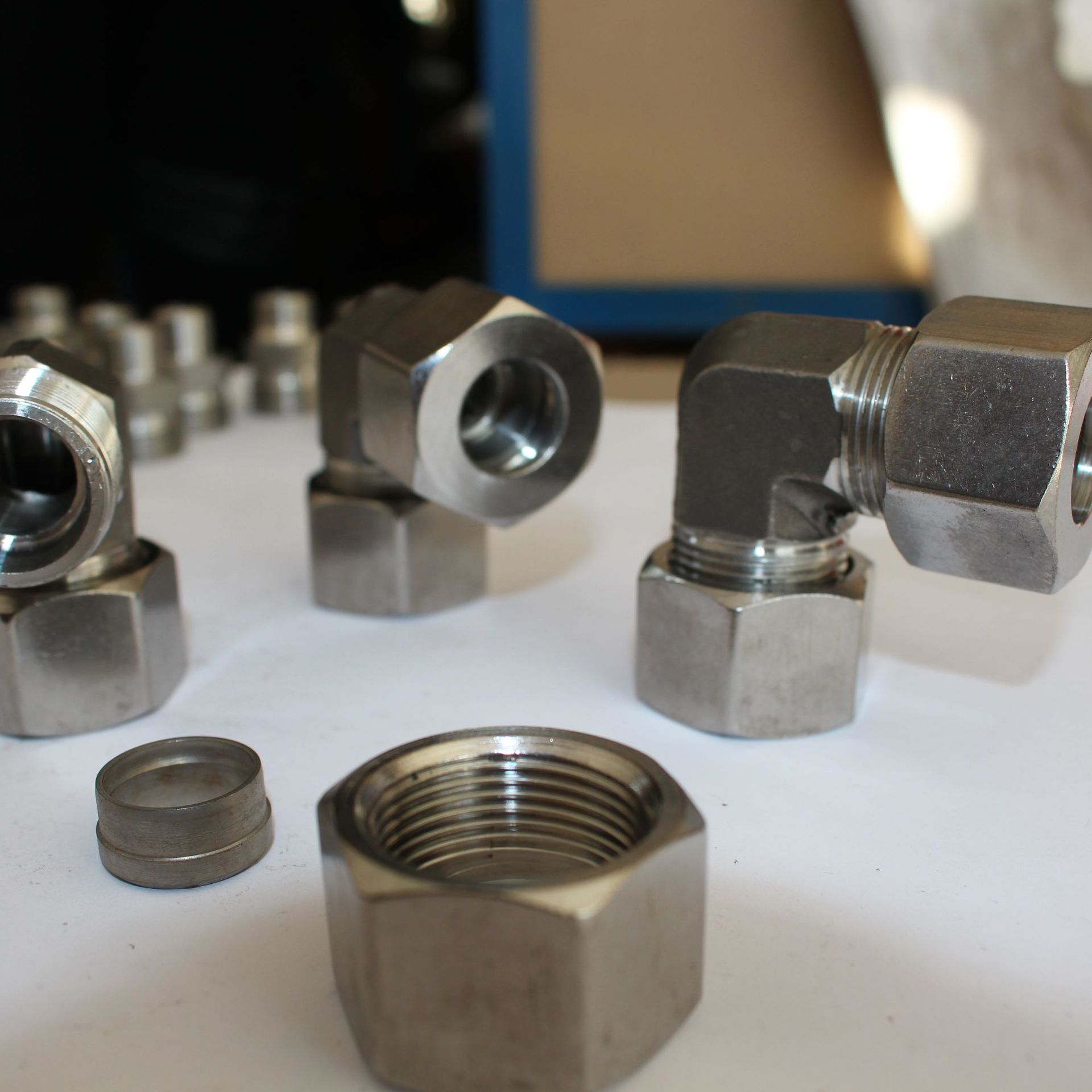 现货供应 直角快拧气动接头 油管接头 直角卡套全铜接头 量大从