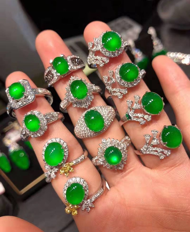 缅甸翡翠戒指_宏开高端 阳绿蛋面戒指 缅甸天然a货18k金镶嵌翡翠女