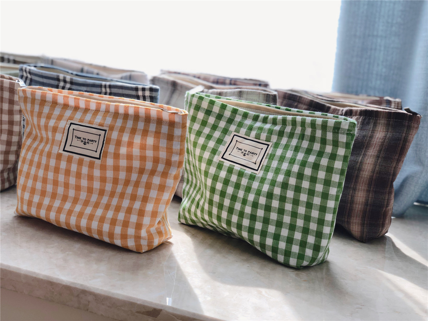 品名:格子布包 手拿包 化妆包  颜色:选取11种文艺格子图案 尺寸