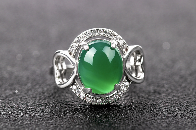 纯银天然绿玛瑙戒指 女款复古民族风指环 仿翡翠戒面生日活动礼物
