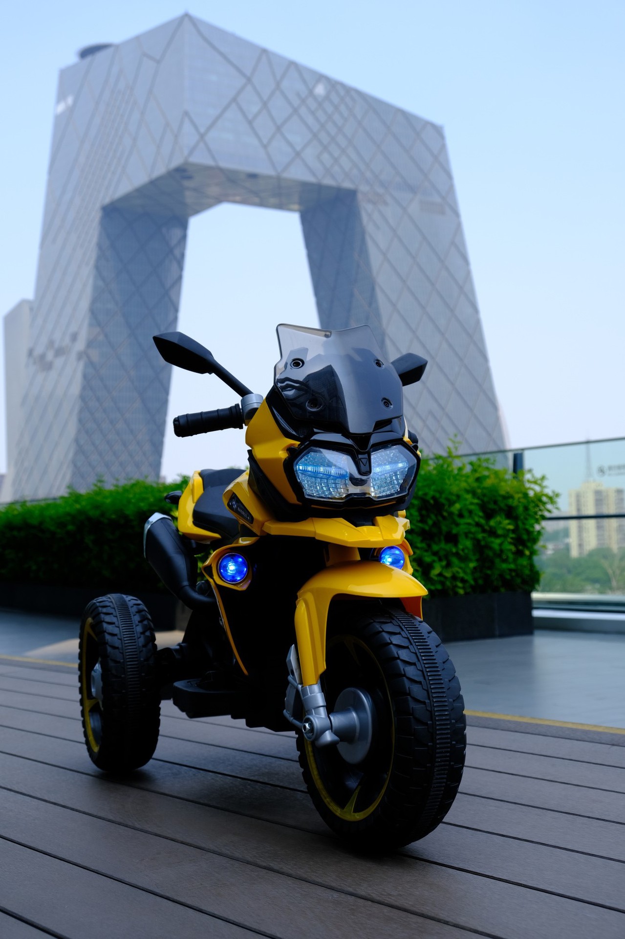 尼尔乐战狼儿童电动摩托车 宝宝电动三轮玩具车 小孩可坐电动车