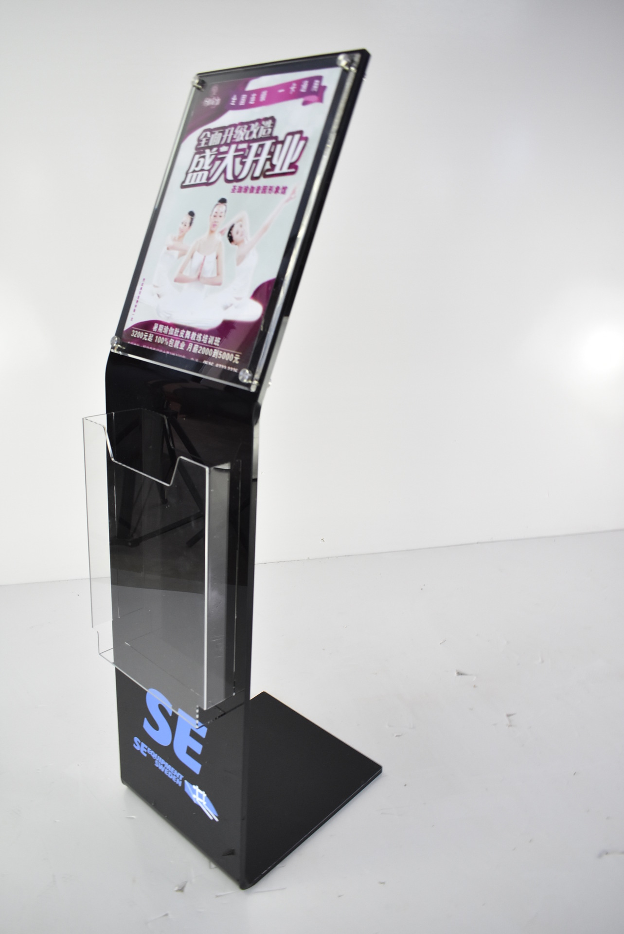 供应a4亚克力汽车广告展示牌 特价产品目录指示牌 4s店画册展示架