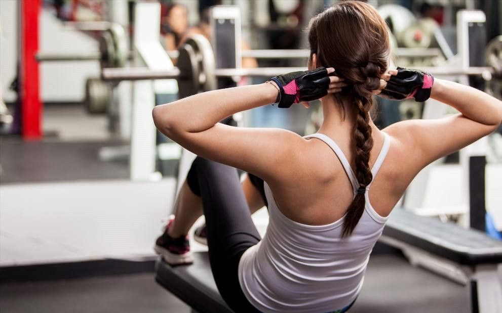 运动减肥成功后,妹子们一定要做好保持工作,才能达到更好的瘦胸效果.