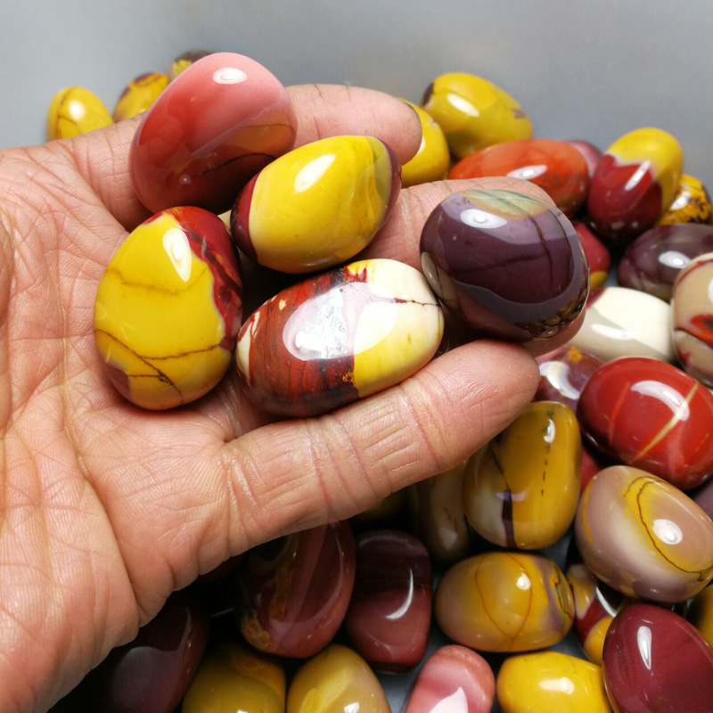 公斤价约2~3cm天然蛋黄石碎石批发 旦黄石佛教风水碎石