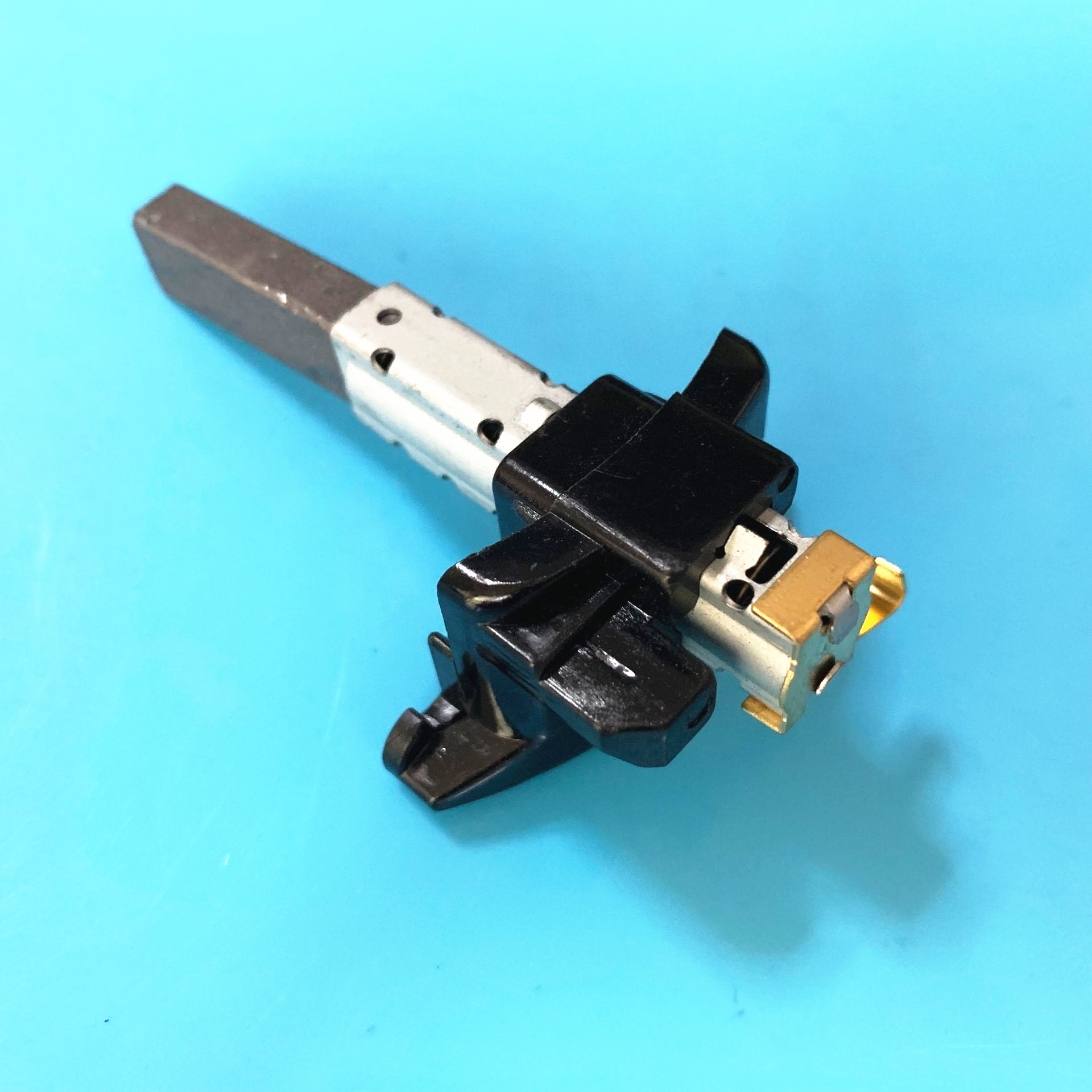 适用美的海尔飞利浦三洋杰诺吸尘器碳刷架壳6.5x10电刷座