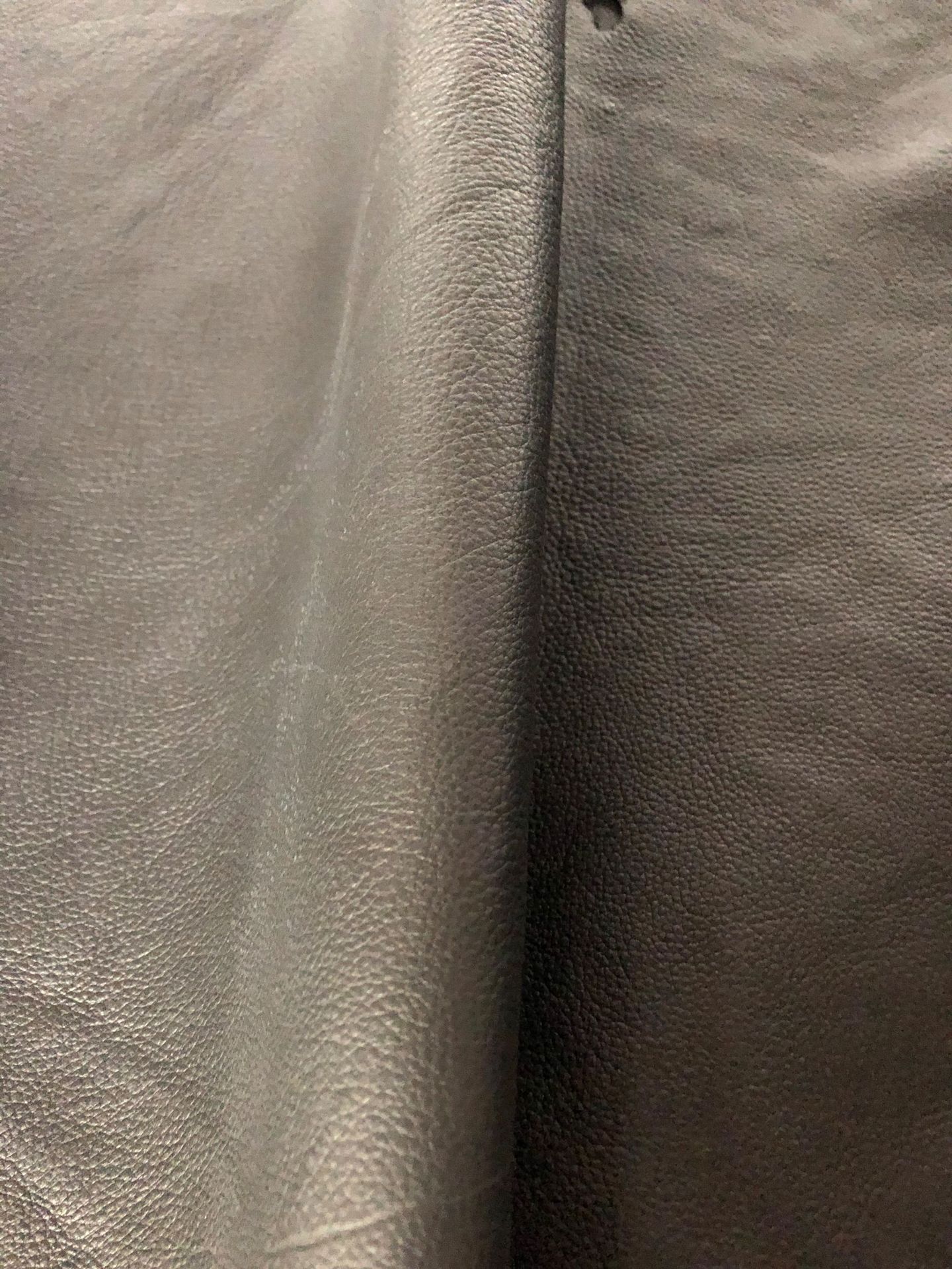 牛皮厂家直供头层牛皮 皮胚 水染革牛皮 黑色涂饰修面牛皮