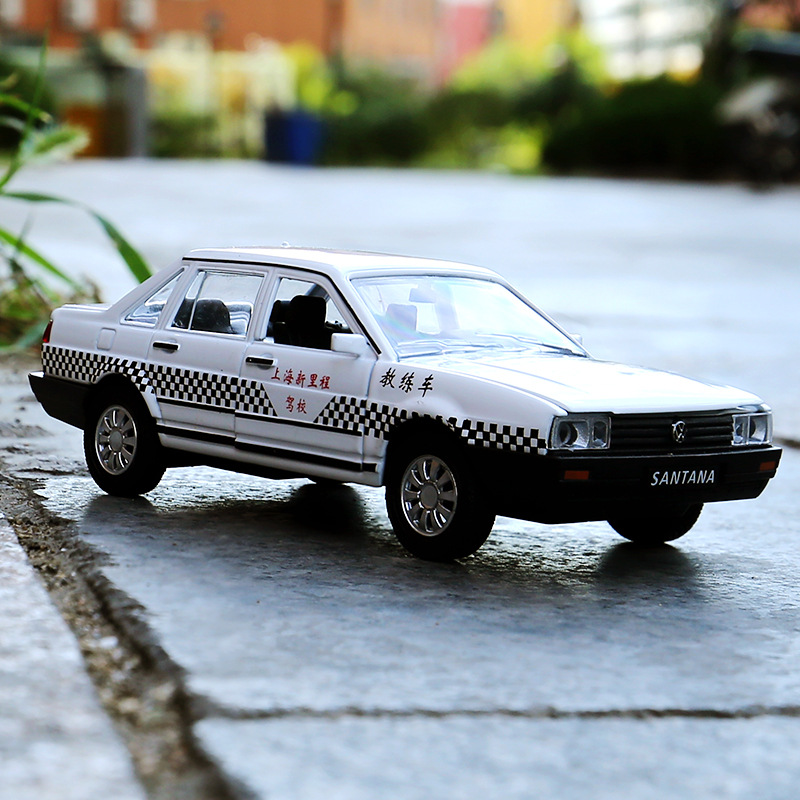 升辉1:32大众桑塔纳教练车驾校合金汽车模型回力声光vw1201c盒装