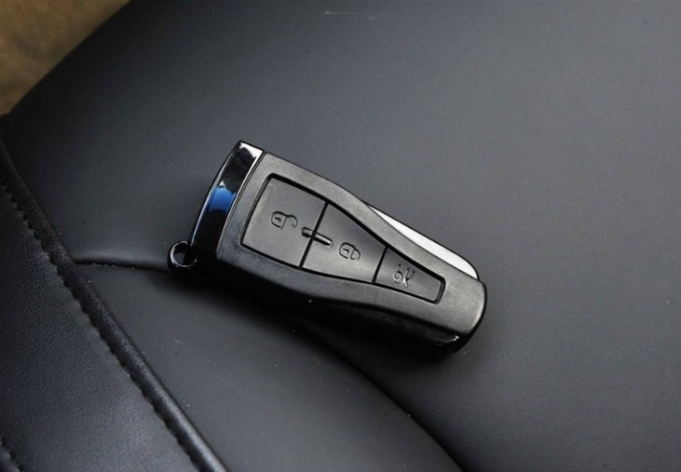 全新荣威rx3 i5 550 e50真皮钥匙套专车用钥匙包汽车遥控保护套