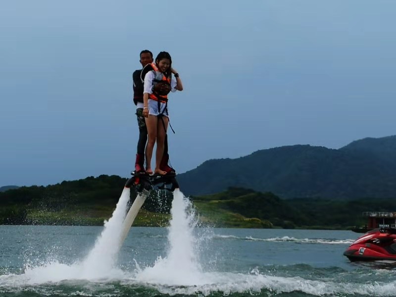工厂法版碳纤维飞行器喷水飞行器水上飞人海上飞龙摩托艇飞人