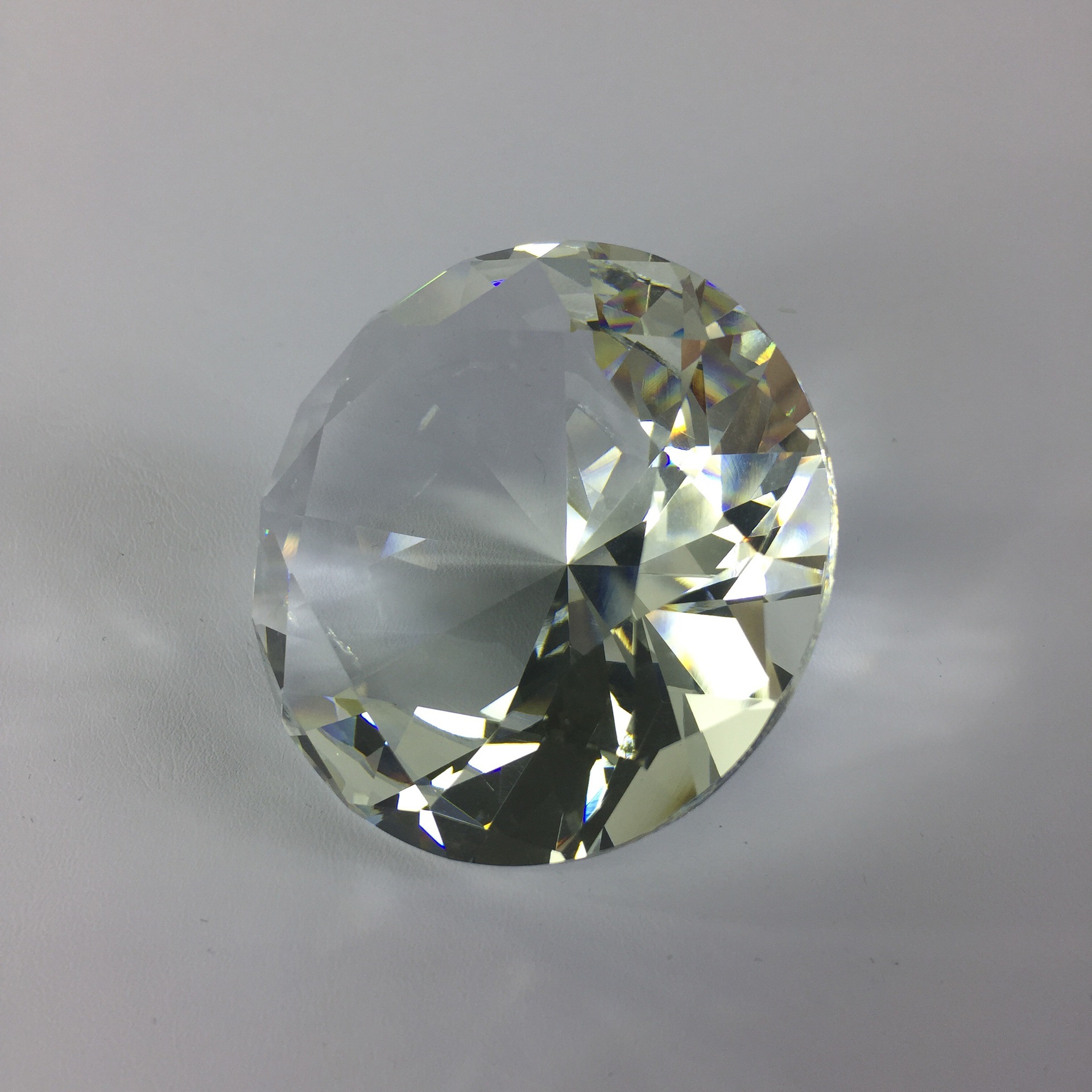 人工玻璃水晶钻石摆件珠宝柜台橱窗装饰品水晶钻首饰品拍照背景件