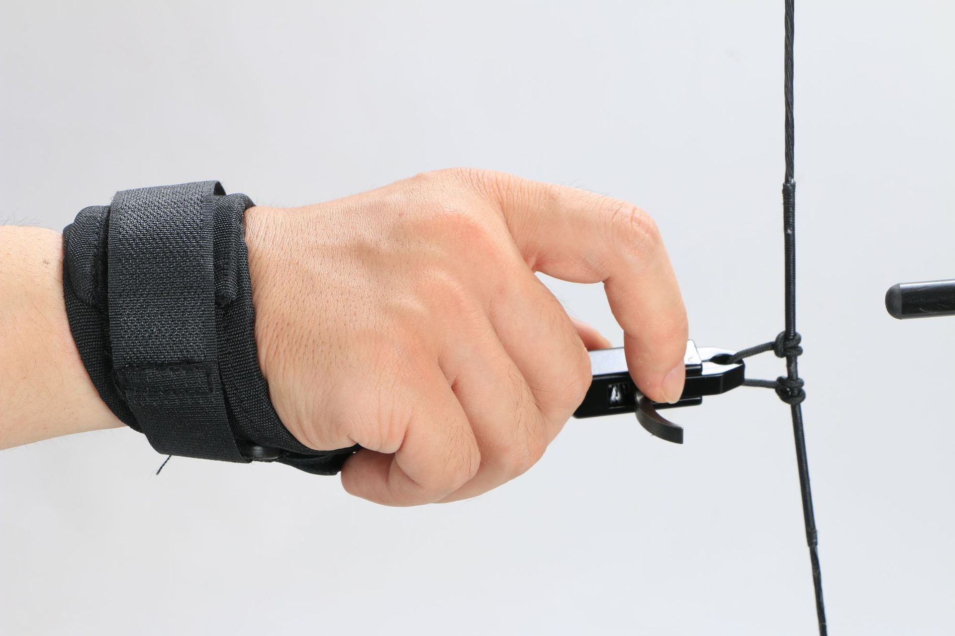 跨境电商 tp410腕式撒放器黑色滑轮弓专用 简易撒放射箭器材