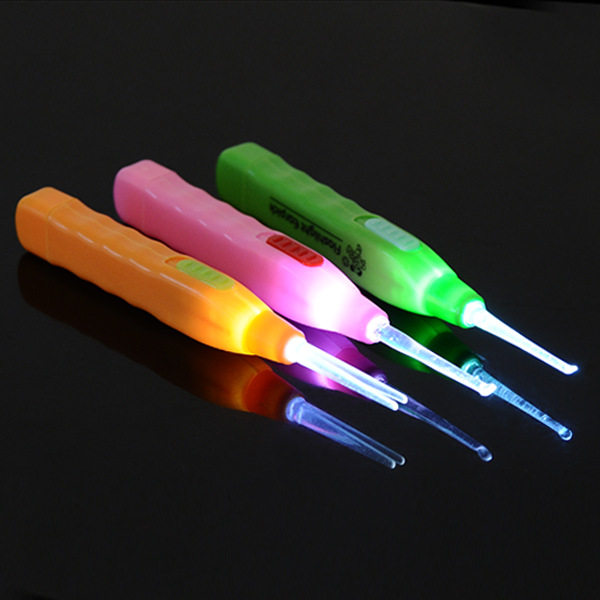 带灯发光耳勺儿童成人挖耳神器发亮可视耳扒淘耳朵勺地推小礼品