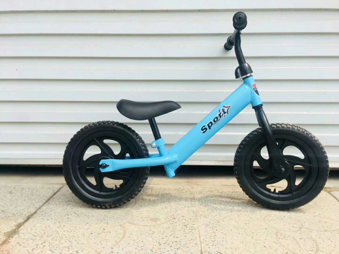 礼品儿童二轮平衡车无脚踏滑行车婴儿学步车宝宝滑行车一件代发