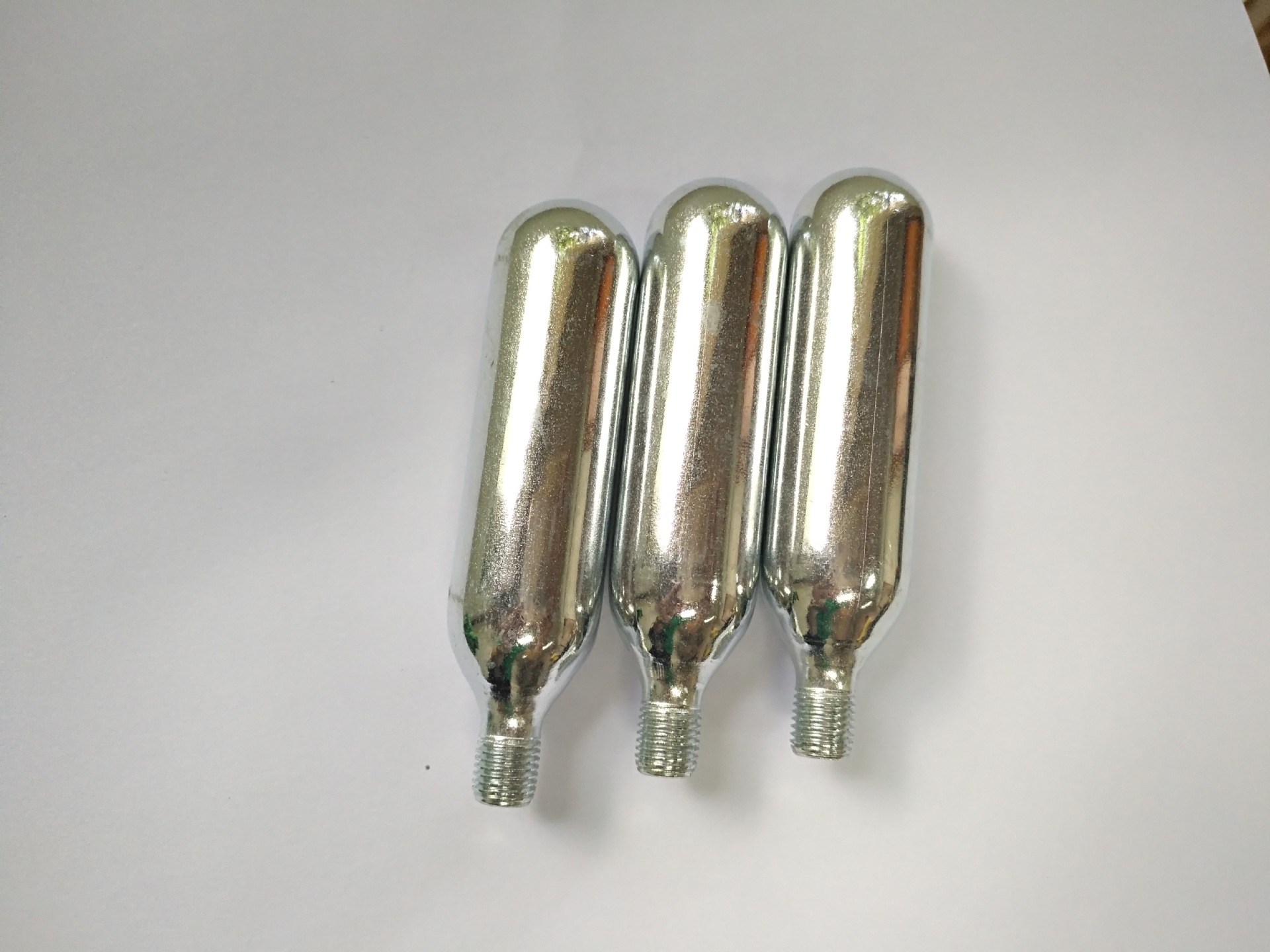 山地车充气小钢瓶 co2小气瓶 16g便捷式充气小钢瓶 量大可丝印