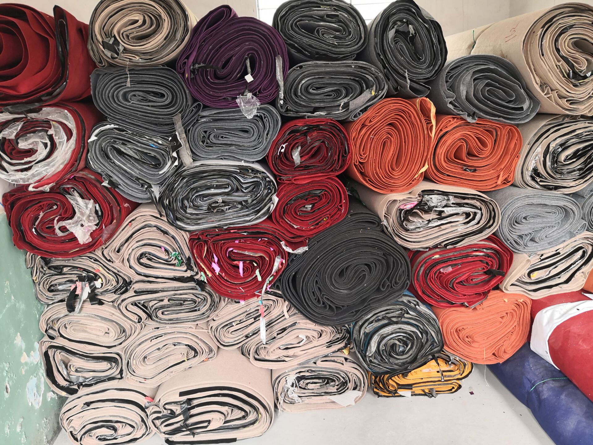 二手旧地毯 定制裁剪各种规格的猪仔垫 或其他尺寸等加厚耐磨地毯