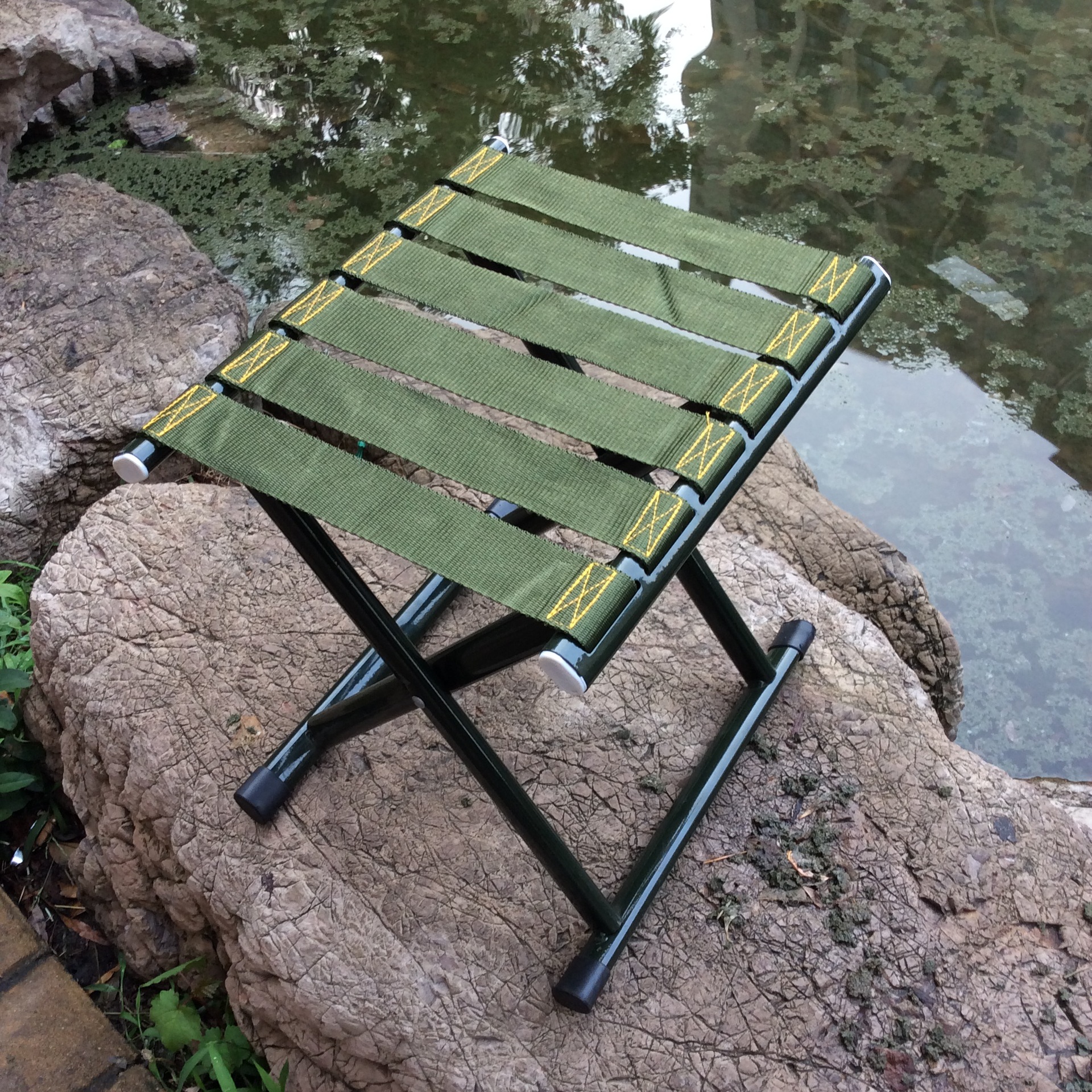 折叠圆管马扎新款便携式折叠军工马扎子钓鱼凳子户外火车小板凳