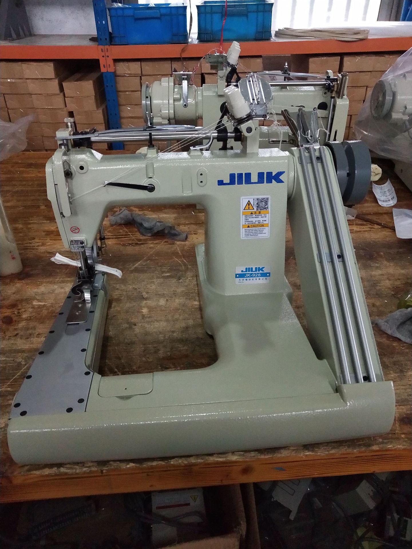 工业缝纫机_供应928三针高速埋夹机 曲碗机 厂家直销工业 厂家直销 - 
