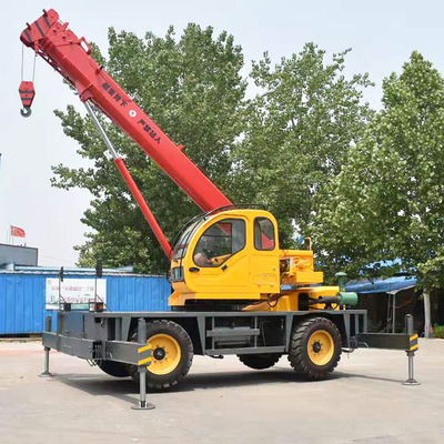 四驱越野吊车 轮胎式越野起重机 轮式越野行走吊可吊重物行走