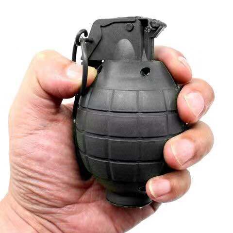 塑料吃鸡手雷玩具配套声光手雷军事玩具赠品水弹对战枪决游戏配件