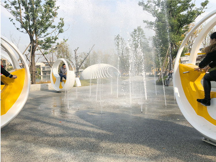 脚踏喷水车互动喷泉单车户外公园园林造型景观厂家定制传感踩水车