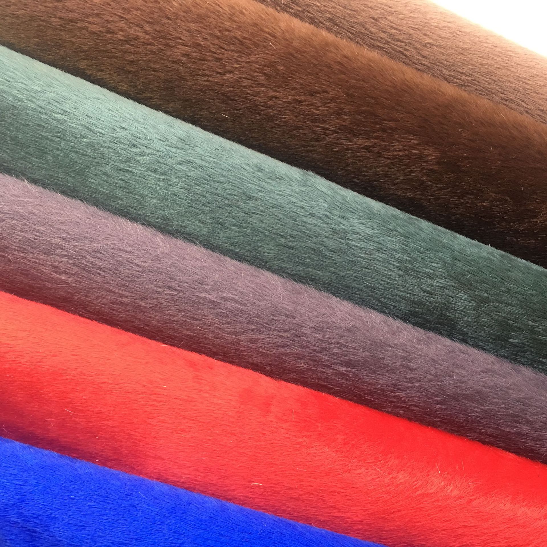 现货供应秋冬素色马毛皮革面料鞋子箱包皮具皮料多色可选可定制