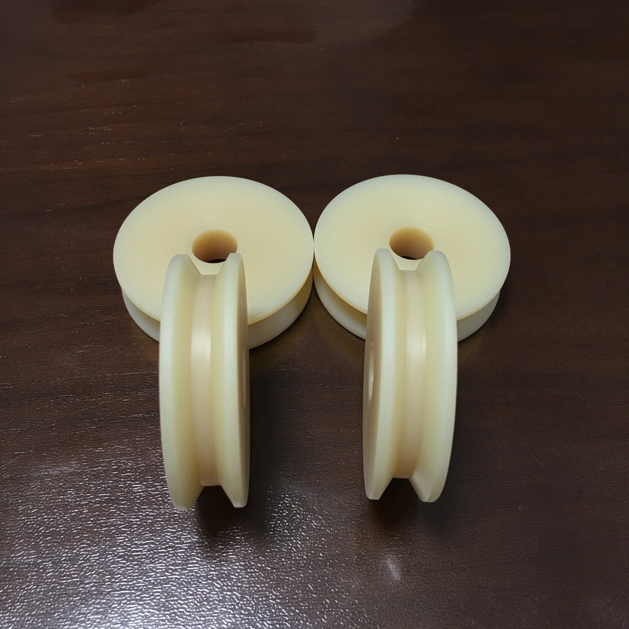 生产定做尼龙滑轮 mc耐磨尼龙滚轮 皮带轮 尼龙制品加工