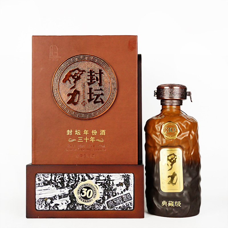 新疆白酒伊力封坛典藏三十封坛年份酒商务馈赠收藏白酒批发